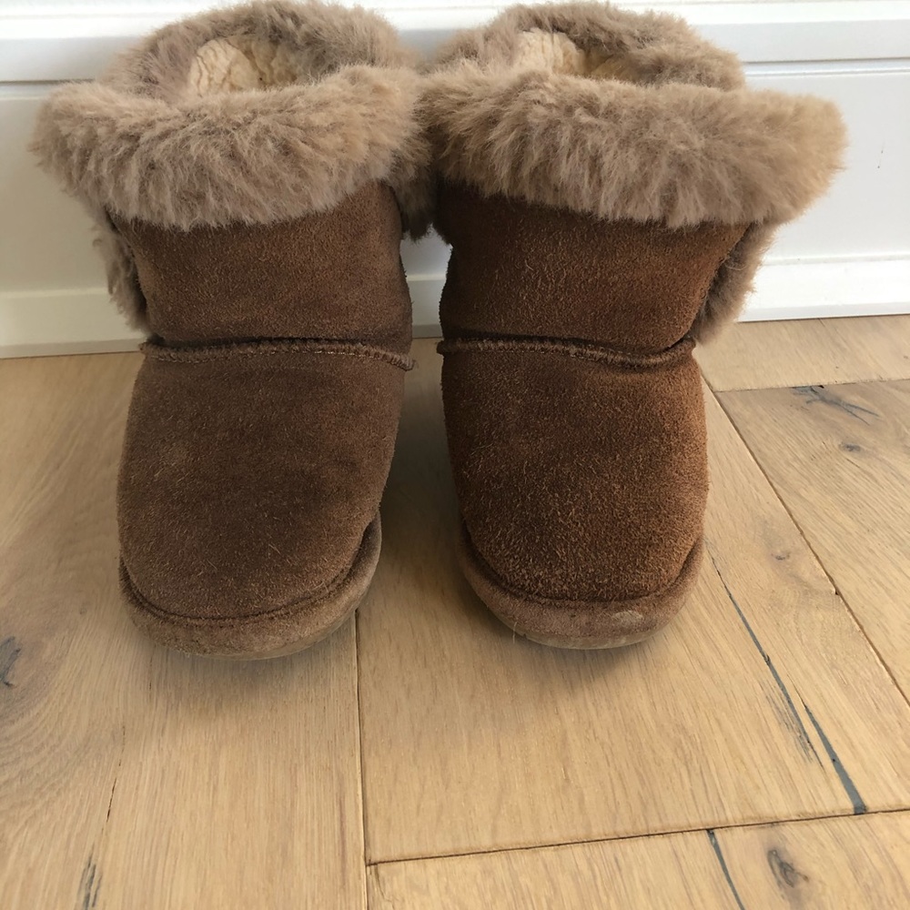BearPaw toddler boot size 9.